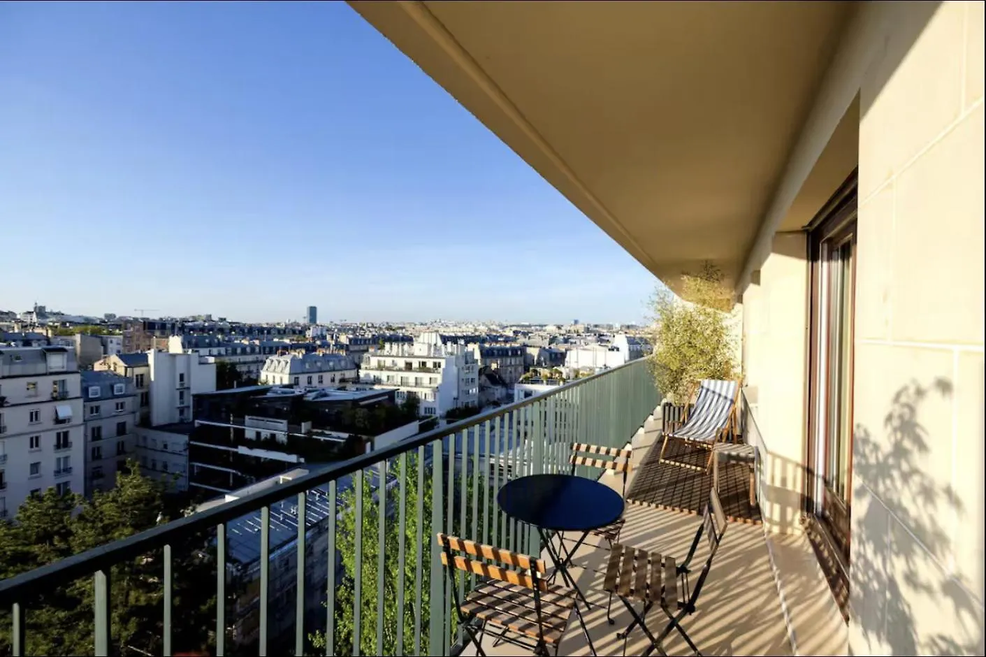 Amazing View, Beautiful Flat, Swimming Pools, Secure Parking Apartment Paris France