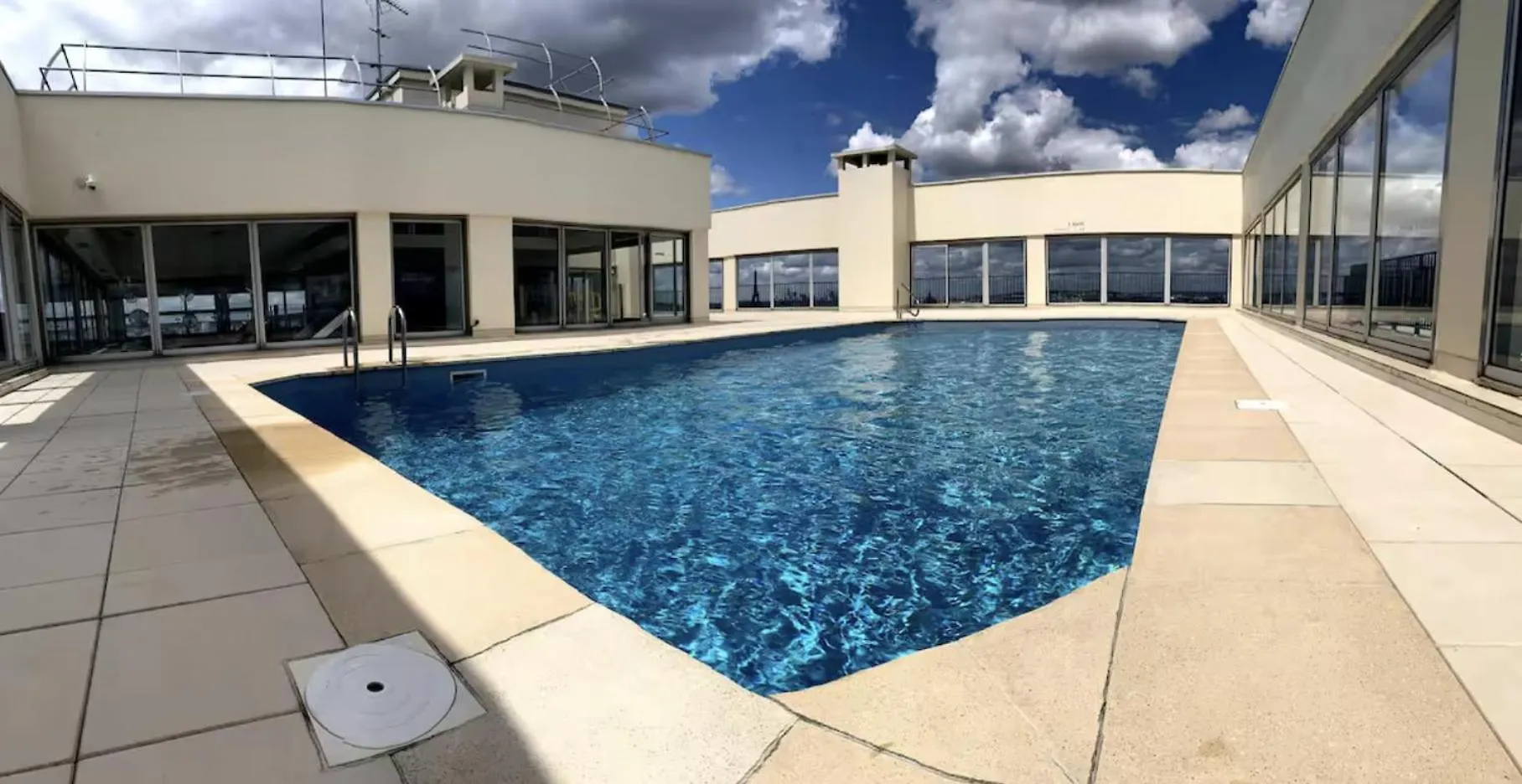 Apartament Amazing View, Beautiful Flat, Swimming Pools, Secure Parking Paryż