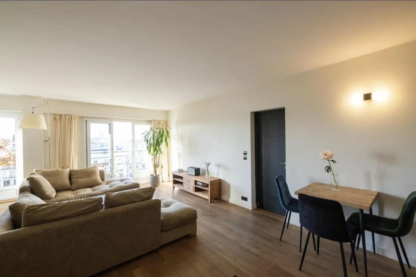 Apartament Amazing View, Beautiful Flat, Swimming Pools, Secure Parking Paryż