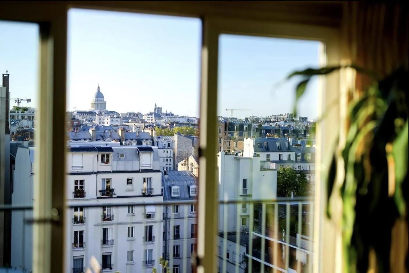 Amazing View, Beautiful Flat, Swimming Pools, Secure Parking Apartment Paris 0*,  France